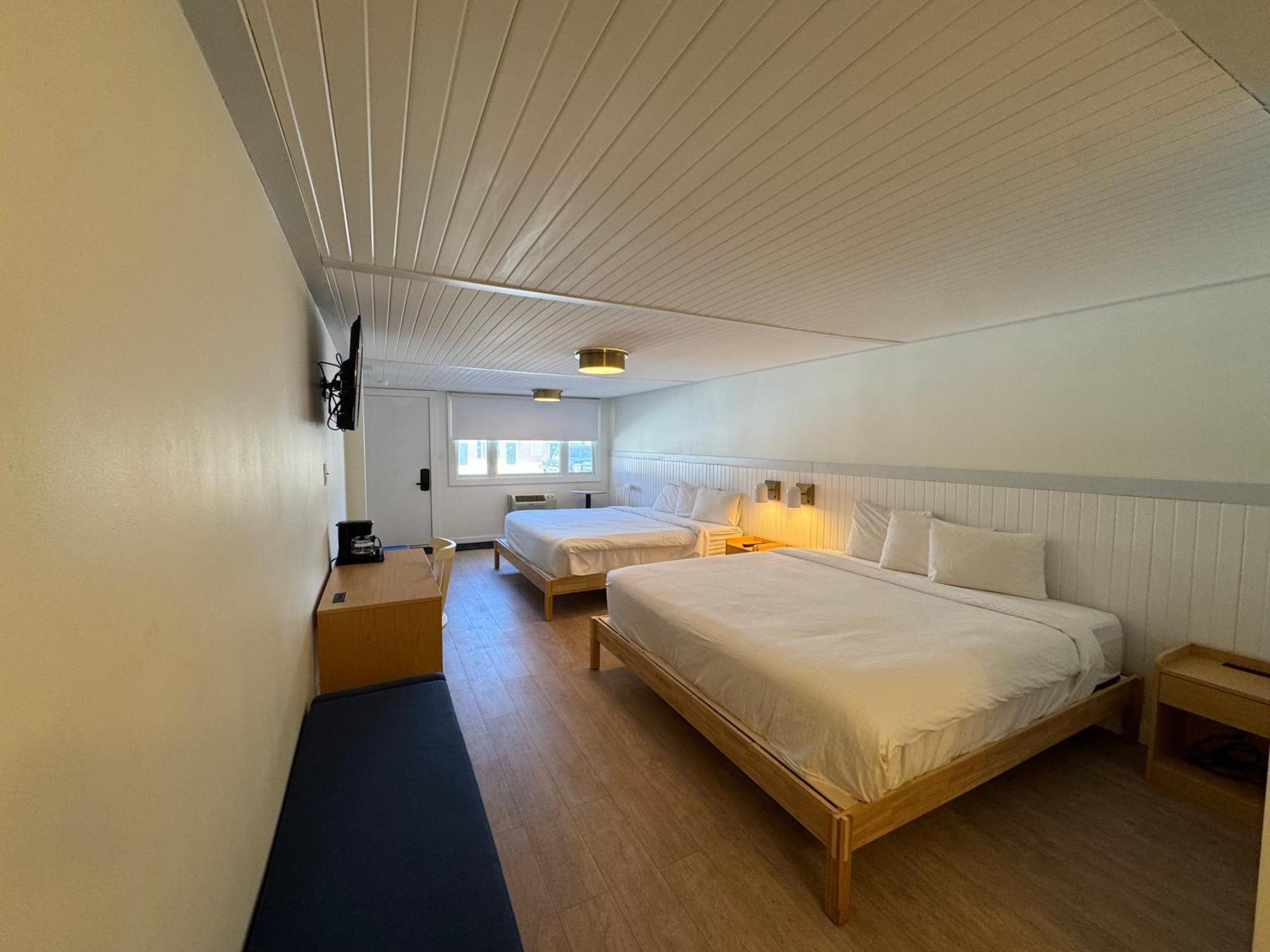 Maple Leaf Inn เลคแพลซิด ภายนอก รูปภาพ